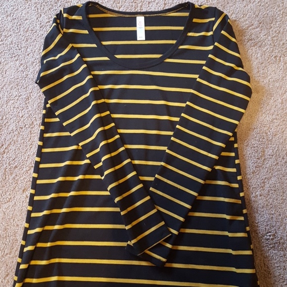 LuLaRoe Tops - Lularoe Lynnae